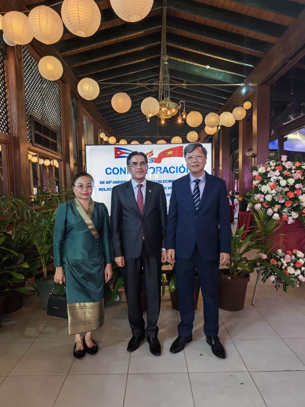 Lễ kỷ niệm 65 năm thiết lập quan hệ ngoại giao Việt Nam-Cuba tại La Habana Lễ kỷ niệm 65 năm thiết lập quan hệ ngoại giao Việt Nam-Cuba tại La Habana