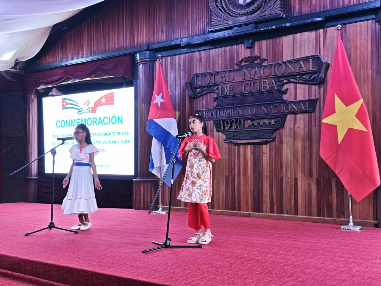 Lễ kỷ niệm 65 năm thiết lập quan hệ ngoại giao Việt Nam-Cuba tại La Habana Lễ kỷ niệm 65 năm thiết lập quan hệ ngoại giao Việt Nam-Cuba tại La Habana