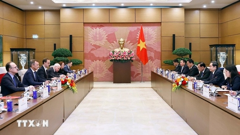 chu tich quoc hoi tran thanh man tiep pho chu tich thu nhat hoi dong lien bang nga a v yatskin