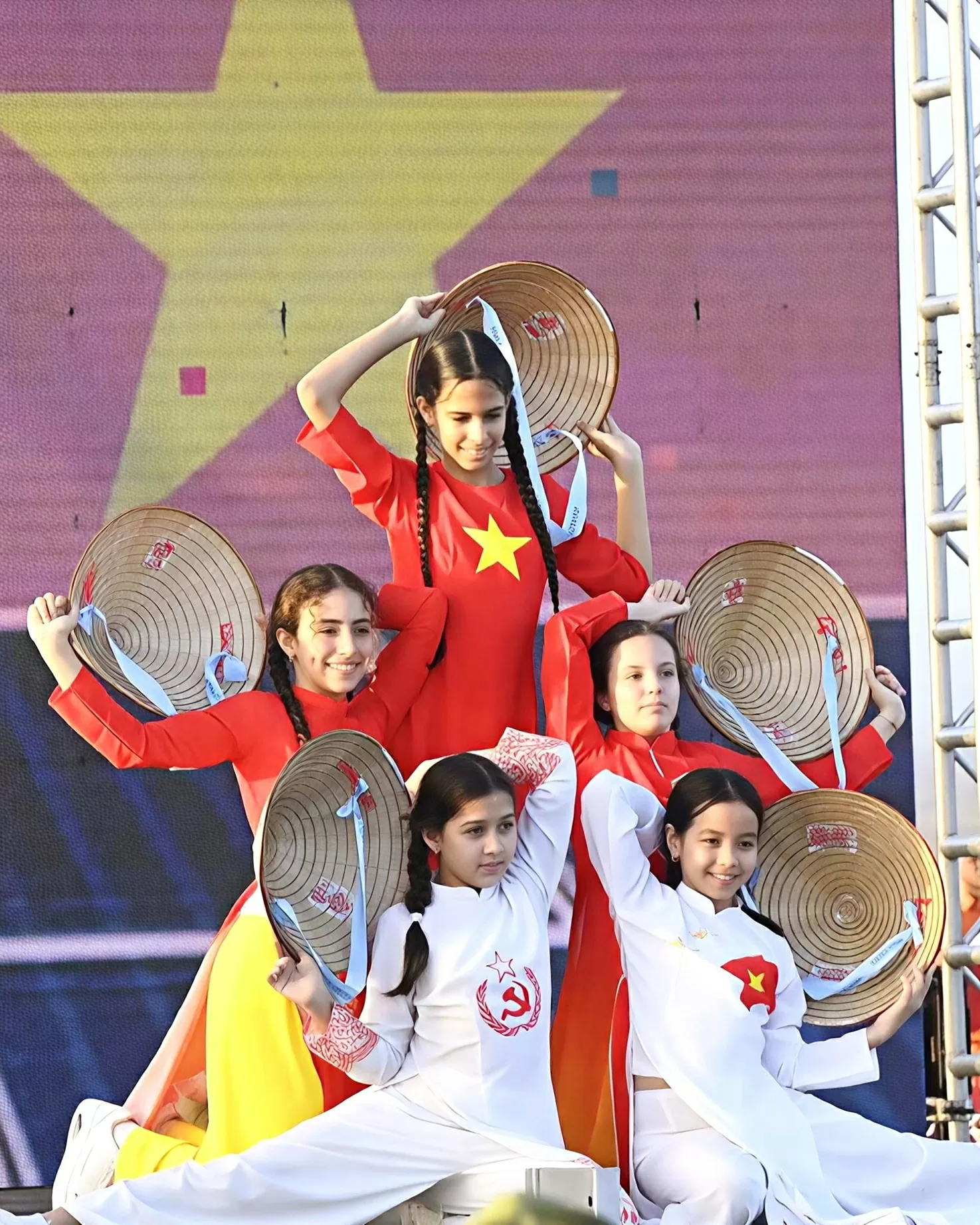 Lễ kỷ niệm 65 năm quan hệ ngoại giao Việt Nam-Cuba và khởi công dự án nhà máy điện Mặt trời: Khắc ghi vàng son lịch sử, cùng xây dựng tương lai