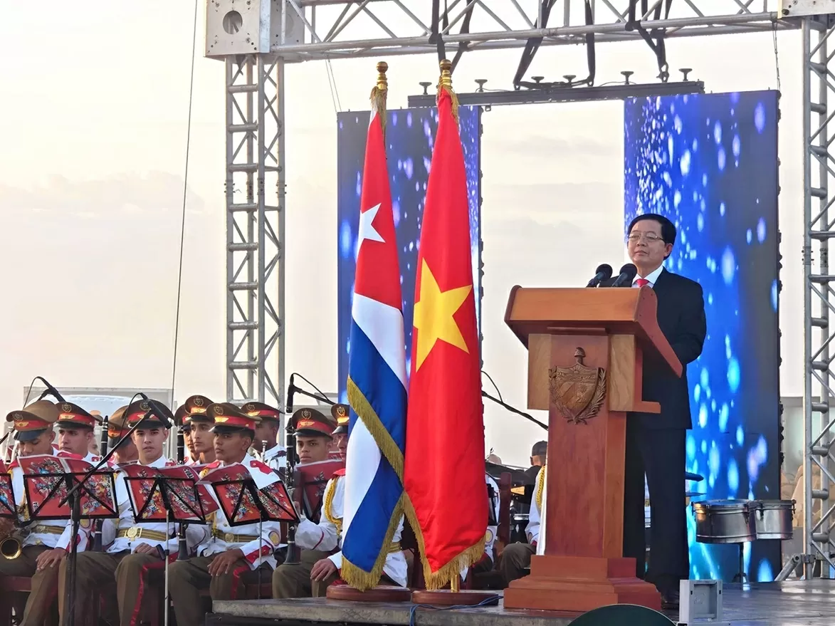 Lễ kỷ niệm 65 năm quan hệ ngoại giao Việt Nam-Cuba và khởi công dự án nhà máy điện Mặt trời: Khắc ghi vàng son lịch sử, cùng xây dựng tương lai Lễ kỷ niệm 65 năm quan hệ ngoại giao Việt Nam-Cuba và khởi công dự án nhà máy điện Mặt trời: Khắc ghi vàng son lịch sử, cùng xây dựng tương lai