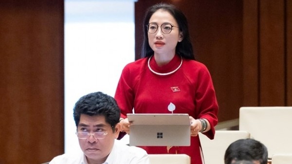 Đại biểu Quốc hội băn khoăn về nghịch lý miễn học phí nhưng tổng kinh phí giáo dục của mỗi gia đình lại tăng