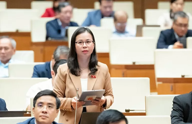 Đại biểu Quốc hội băn khoăn về nghịch lý miễn học phí nhưng tổng kinh phí giáo dục của mỗi gia đình lại tăng Đại biểu Quốc hội băn khoăn về nghịch lý miễn học phí nhưng tổng kinh phí giáo dục của mỗi gia đình lại tăng