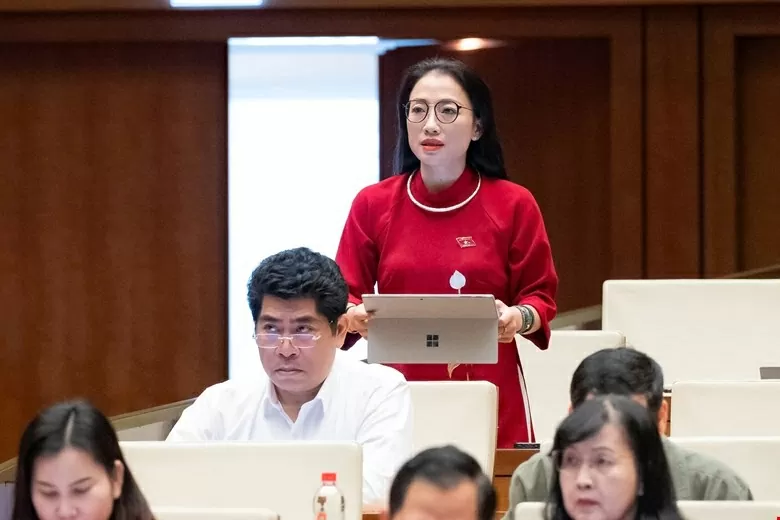 Đại biểu Quốc hội băn khoăn về nghịch lý miễn học phí nhưng tổng kinh phí giáo dục của mỗi gia đình lại tăng Đại biểu Quốc hội băn khoăn về nghịch lý miễn học phí nhưng tổng kinh phí giáo dục của mỗi gia đình lại tăng