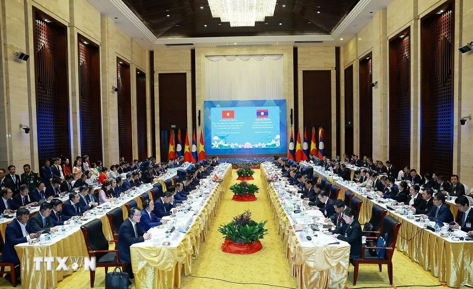 Thủ tướng Phạm Minh Chính và Thủ tướng Lào Sonexay Siphandone đồng chủ trì Kỳ họp lần thứ 48 Uỷ ban Liên chính phủ Việt Nam-Lào