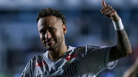 Neymar chấn thương vẫn lập hat-trick