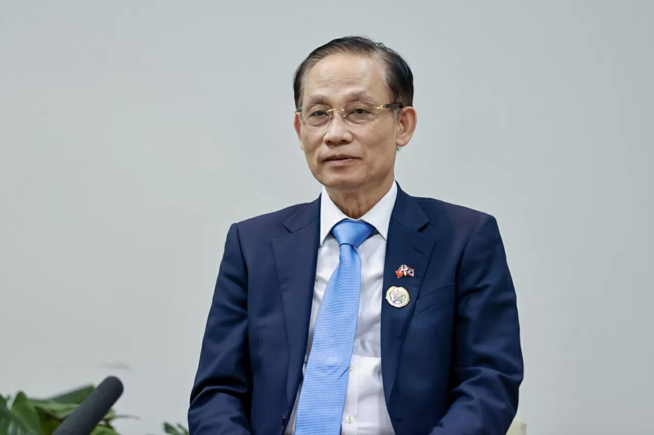 Ủy ban liên Chính phủ Việt Nam và Lào thể hiện quyết tâm đưa quan hệ hai nước lên tầm cao mới, gắn kết mang tính chiến lược