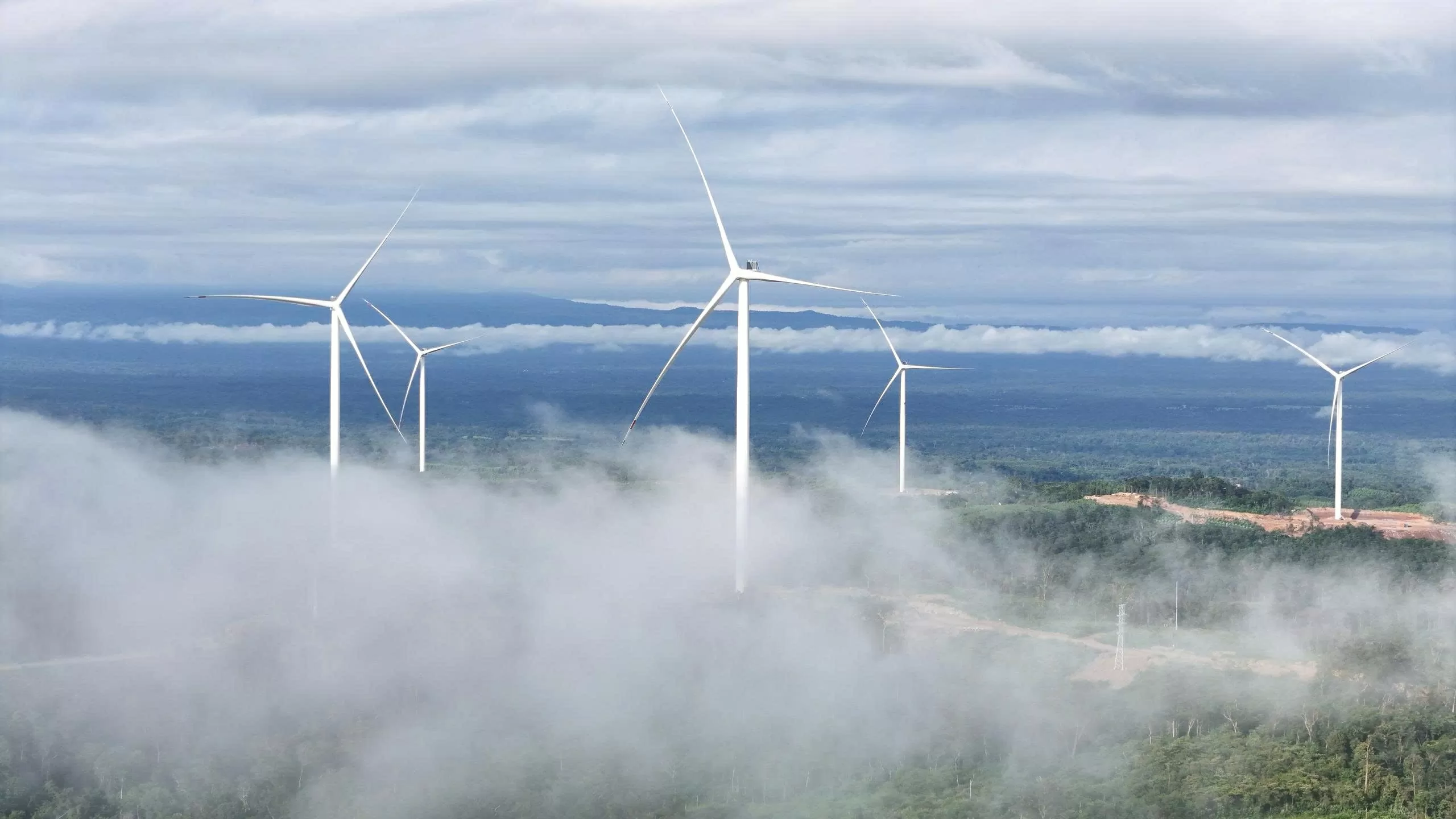 Khát vọng tạo giá trị bền vững từ năng lượng tái tạo của Bầu Hiển