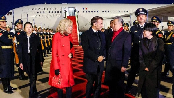 Tổng thống Pháp thăm Trung Quốc: Đi tìm sự ủng hộ
