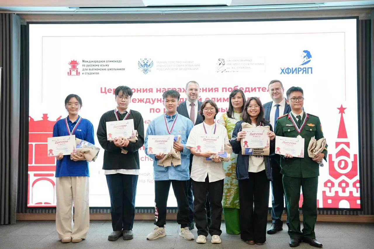 Lễ trao giải cuộc thi Olympic quốc tế tiếng Nga lần thứ III tại Hà Nội Lễ trao giải cuộc thi Olympic quốc tế tiếng Nga lần thứ III tại Hà Nội