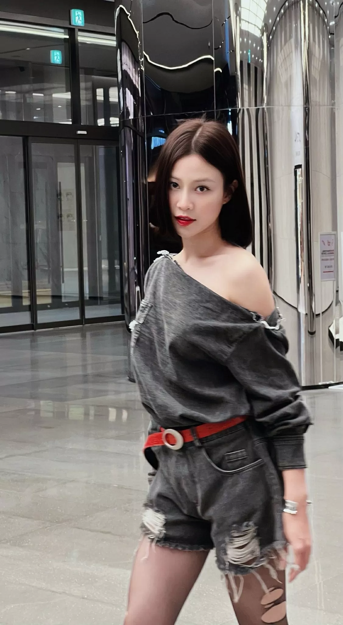 Nhan sắc diễn viên Quỳnh Châu phim Cách em 1 milimet