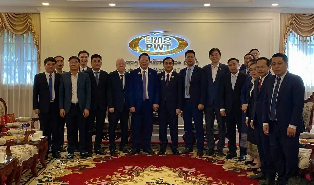 Thúc đẩy triển khai các dự án hạ tầng giao thông kết nối trọng điểm giữa Việt Nam và Lào