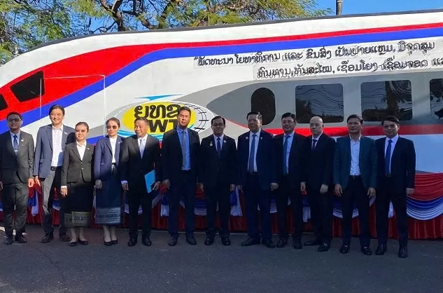 Thúc đẩy triển khai các dự án hạ tầng giao thông kết nối trọng điểm giữa Việt Nam và Lào