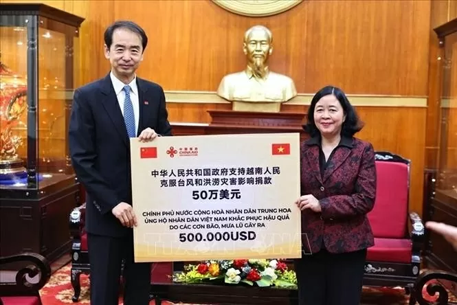 Chính phủ Trung Quốc hỗ trợ Việt Nam 500.000 USD khắc phục hậu quả mưa lũ