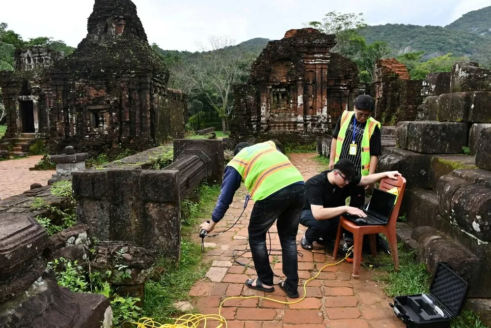 Số hóa toàn bộ khu đền tháp Mỹ Sơn để bảo tồn di sản bền vững Khu đền tháp Mỹ Sơn được số hóa bằng công nghệ quét 3D để bảo tồn di sản bền vững