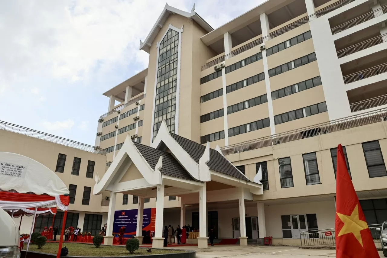 Khánh thành Bệnh viện Hữu nghị Lào-Việt Nam tỉnh Houaphanh, quy mô 200 giường bệnh, trang bị thiết bị y tế hiện đại