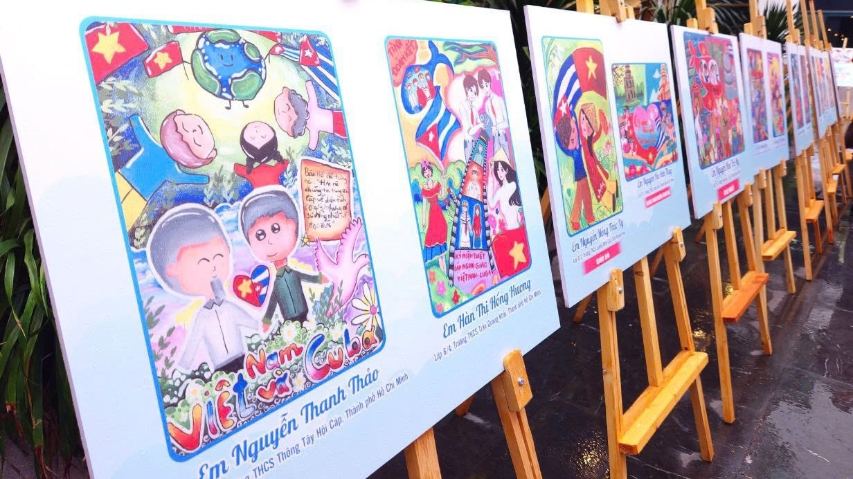 Triển lãm 'Nghĩa tình thủy chung': Hành trình 65 năm quan hệ son sắt Việt Nam-Cuba