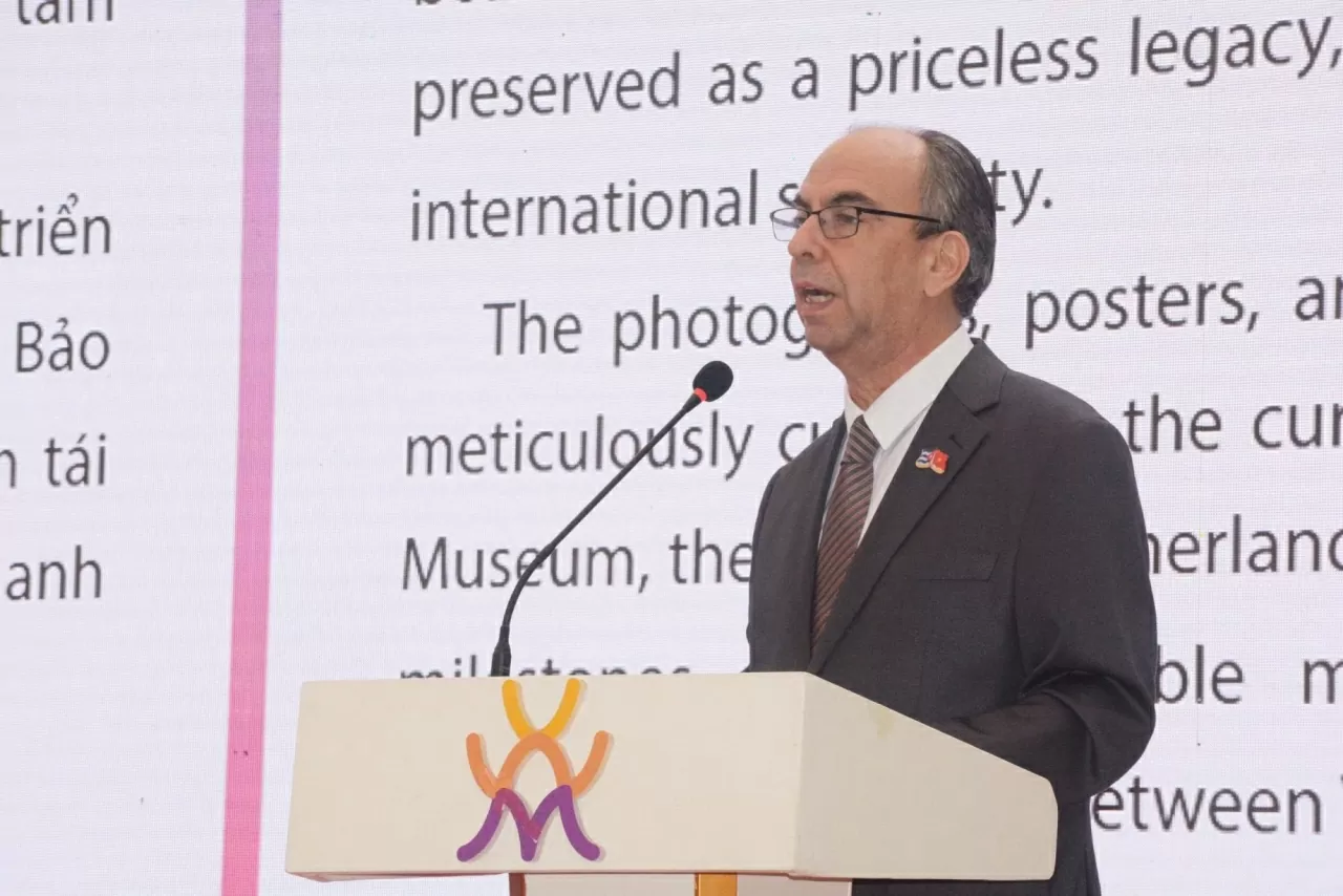 Triển lãm Nghĩa tình thủy chung: Tái hiện hành trình 65 năm quan hệ son sắt Việt Nam-Cuba Triển lãm Nghĩa tình thủy chung: Tái hiện hành trình 65 năm quan hệ son sắt Việt Nam-Cuba