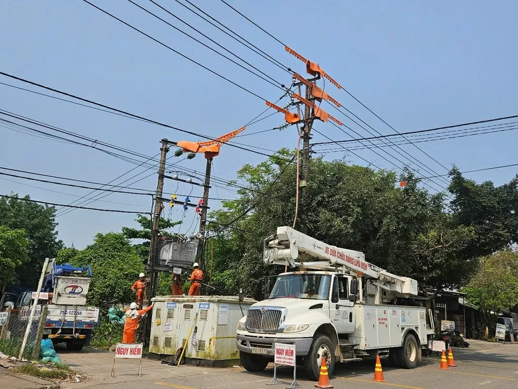 Điện lực Bắc Sông Hương triển khai các công trình SCL thuộc kế hoạch quý 1/2025. (Nguồn: PC Huế)