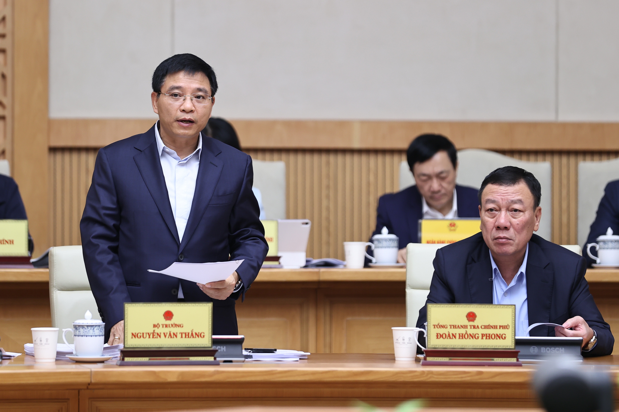 Thủ tướng: Phải bảo đảm 'mọi người đều có nhà, mọi gia đình đều có Tết'- Ảnh 5. Thủ tướng: Phải bảo đảm 'mọi người đều có nhà, mọi gia đình đều có Tết'- Ảnh 5.