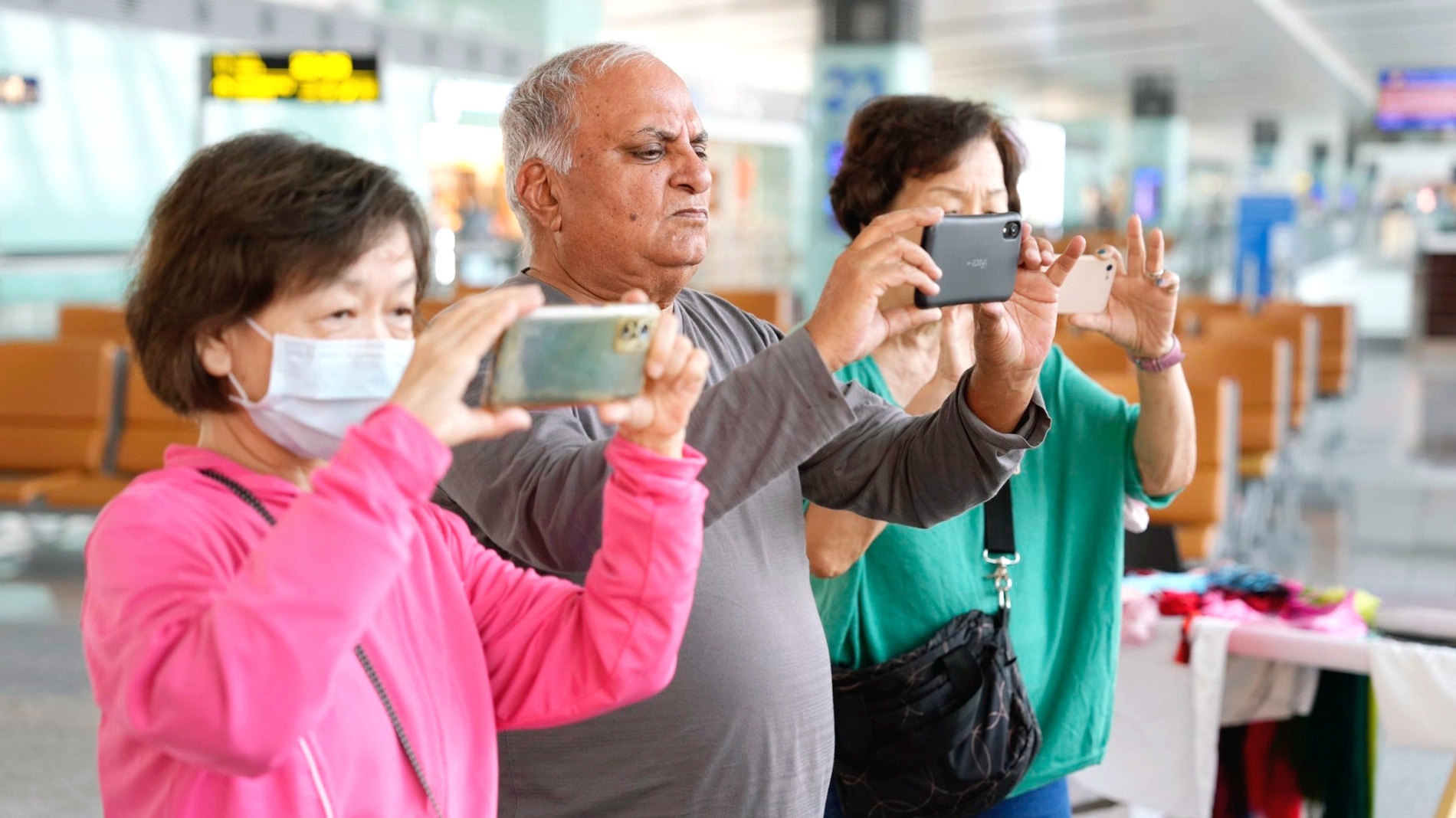 Việt Nam lập kỷ lục với hơn 19 triệu khách quốc tế trong 11 tháng đầu năm 2025