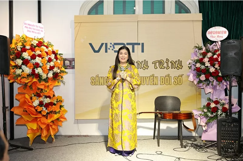 TS. Nguyễn Thị Bích Lan - Viện trưởng Viện Sáng tạo và Chuyển đổi số phát biểu khai mạc