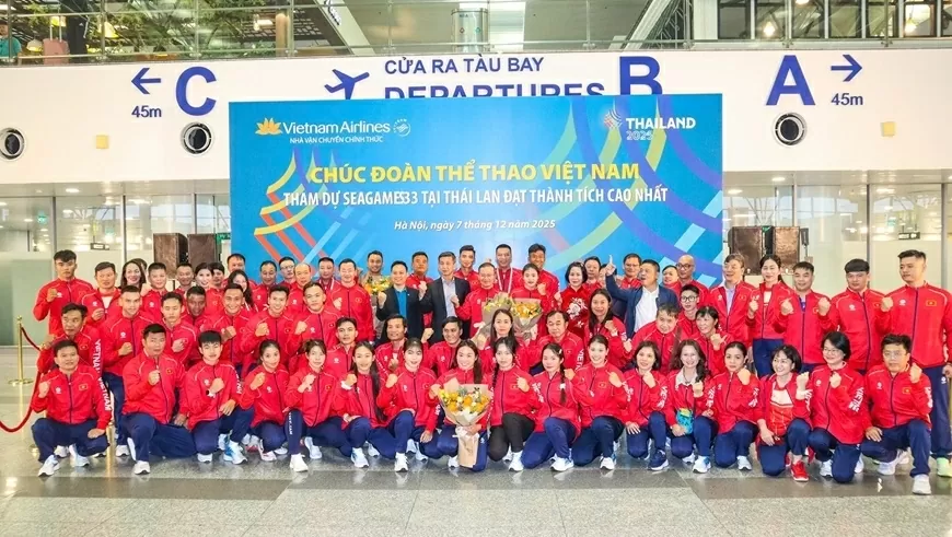 Các thành viên đoàn thể thao Việt Nam tham dự SEA Games 33 thể hiện sự quyết tâm. Ảnh: BÙI LƯỢNG