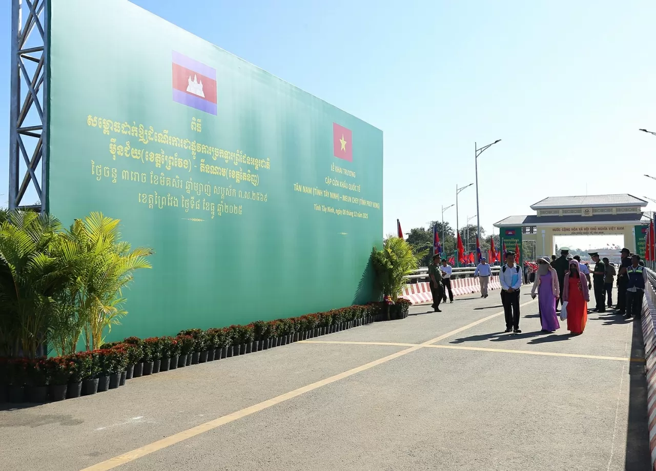 Cầu hữu nghị Tân Nam - Meun Chey, nơi sẽ diễn ra Lễ cắt băng khai trương. (Ảnh: Thành Long)