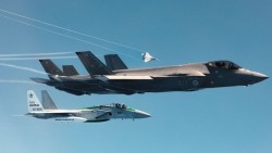 Nhật-Australia gia tăng hợp tác an ninh giữa loạt sự cố với máy bay Trung Quốc