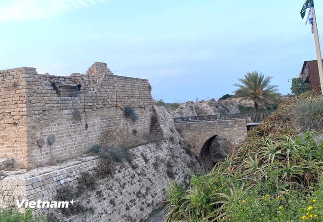 Cesarea – Di sản La Mã bên bờ Địa Trung Hải Israel Cesarea – Di sản La Mã bên bờ Địa Trung Hải Israel