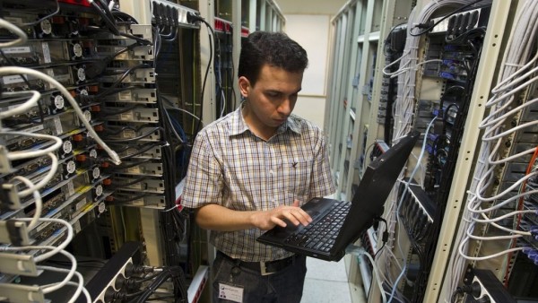 Phương Tây hối thúc các 'ông lớn' công nghệ đảm bảo quyền tiếp cận Internet công bằng cho người dân Iran