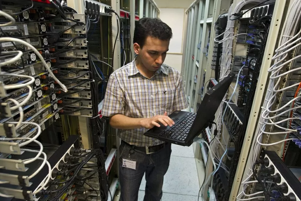 Phương Tây hối thúc các 'ông lớn' công nghệ đảm bảo quyền tiếp cận Internet công bằng cho người dân Iran Phương Tây hối thúc các 'ông lớn' công nghệ đảm bảo quyền tiếp cận Internet công bằng cho người dân Iran