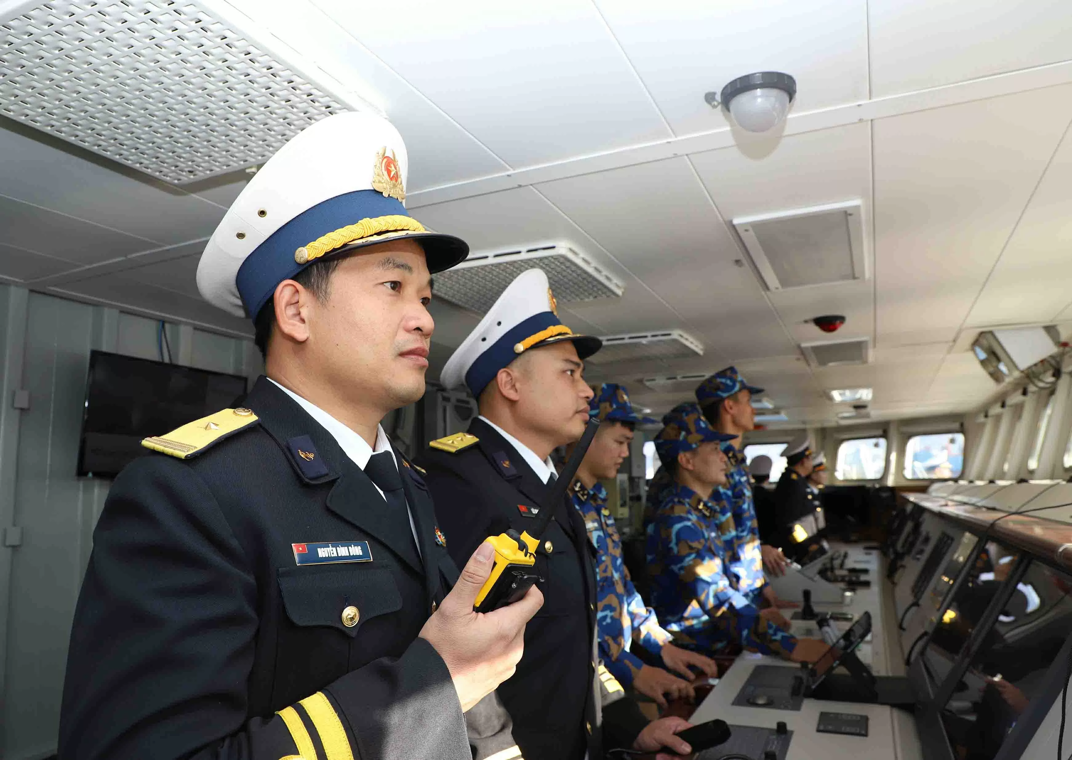 Tàu 015-Trần Hưng Đạo cập cảng Kure, bắt đầu thăm xã giao Nhật Bản Tàu 015 Trần Hưng Đạo cập cảng Kure, bắt đầu thăm xã giao Nhật Bản