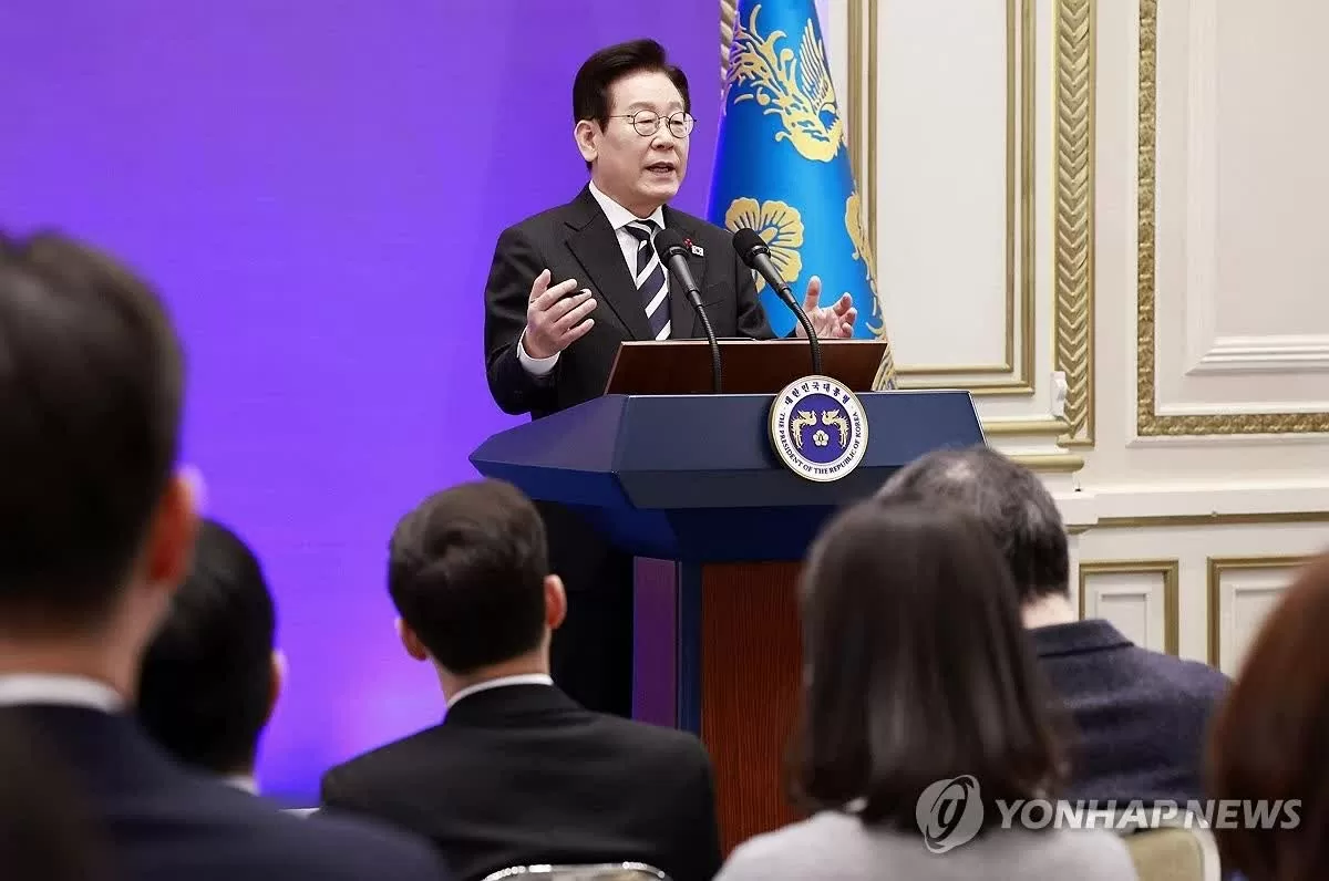 Tổng thống Hàn Quốc Lee Jae Myung tại cuộc họp báo ngày 3/12. (Nguồn: Yonhap)