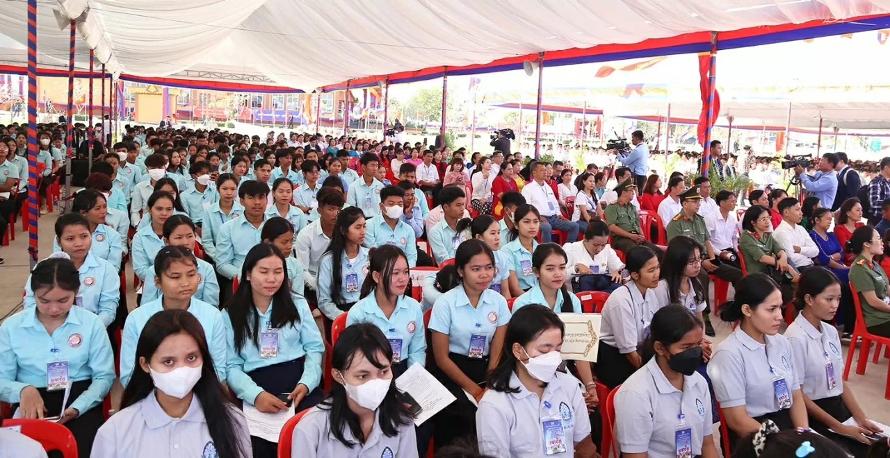 Lễ khai trương có sự tham sự của hơn 300 đại biểu là nhân dân hai nước. (Ảnh: Thành Long)