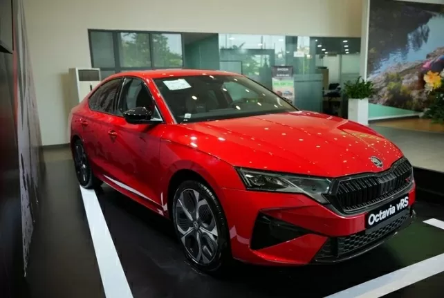 Thiết kế ngoại thất và nội thất được tinh chỉnh để tạo cảm giác hiện đại, trẻ trung.