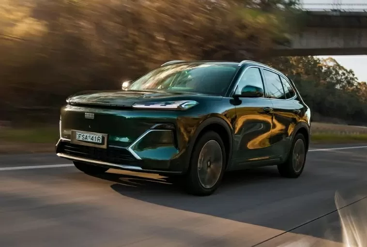 Bản cao cấp hơn trang bị pin Golden Brick 29,8 kWh, cho phép chạy thuần điện lên tới 200 km. Bản cao cấp hơn trang bị pin Golden Brick 29,8 kWh, cho phép chạy thuần điện lên tới 200 km.