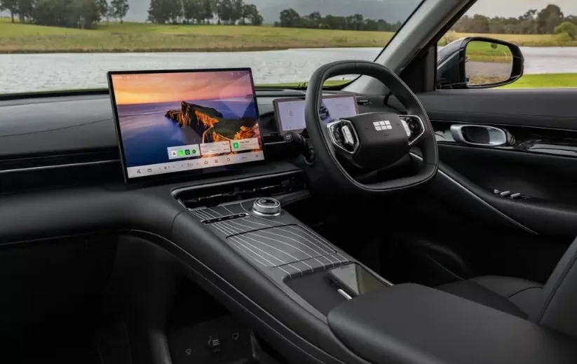 Khoang cabin được nâng cấp hiện đại với màn hình Flyme Auto 15,4 inch.