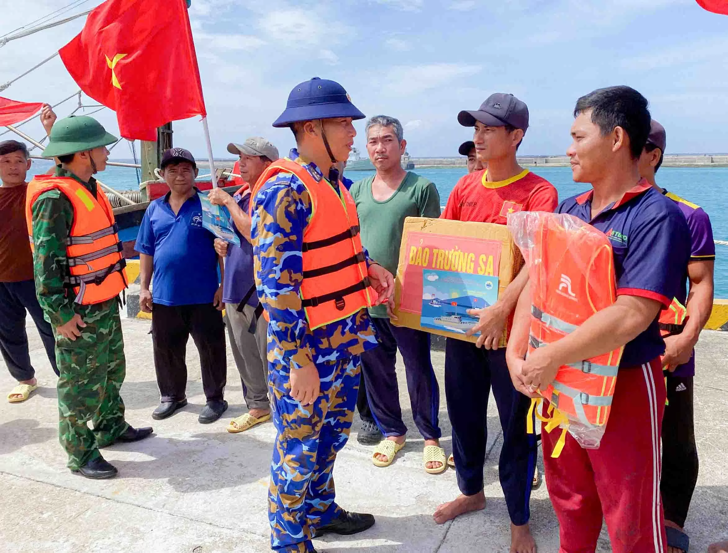 Đặc khu Trường Sa triển khai nhiều biện pháp ứng phó áp thấp nhiệt đới