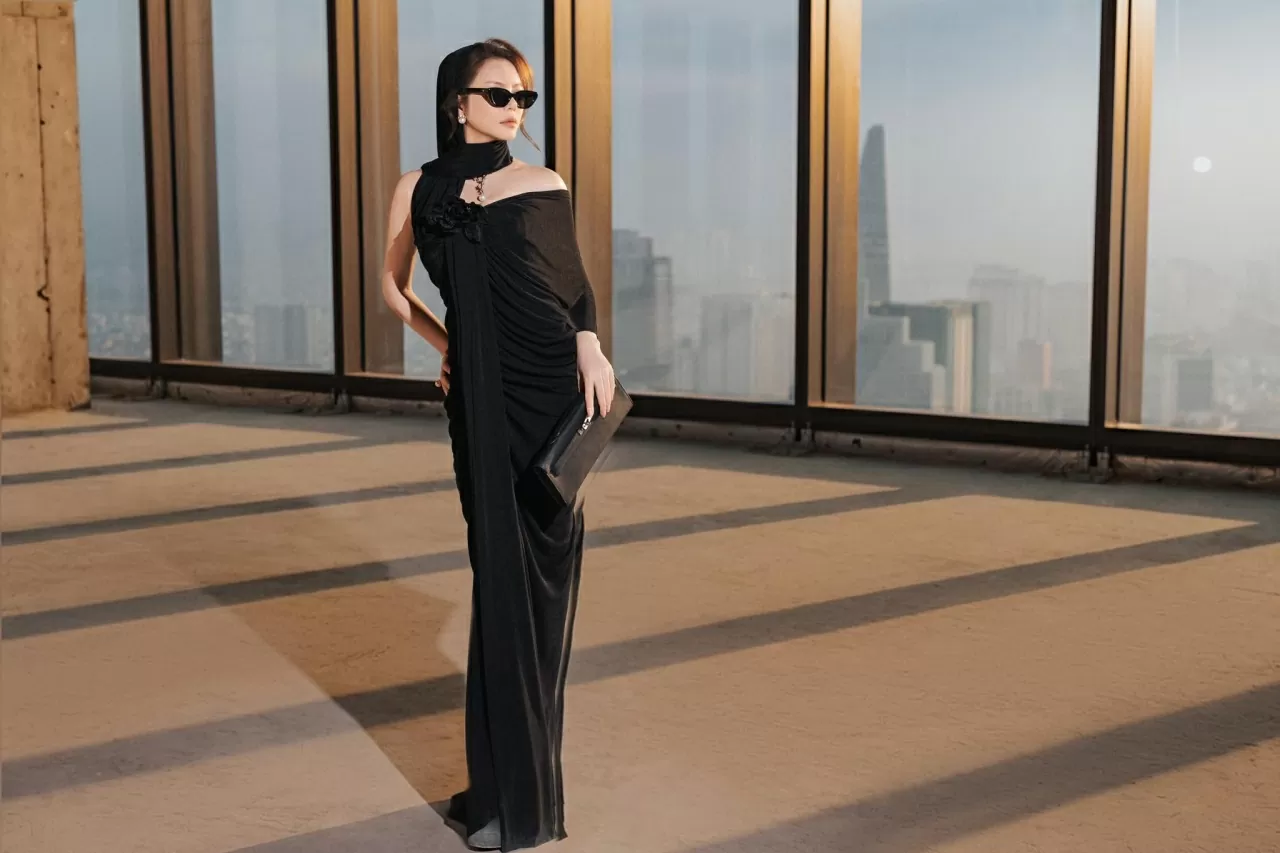 Diễn viên Lý Nhã Kỳ cuốn hút, gợi cảm bên ca sĩ Đàm Vĩnh Hưng