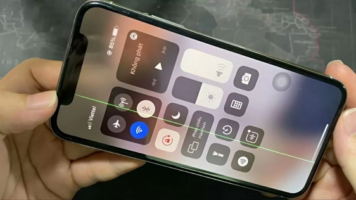 Cách khắc phục iPhone 11 bị sọc màn hình dễ dàng và hiệu quả. Cách khắc phục iPhone 11 bị sọc màn hình dễ dàng và hiệu quả.