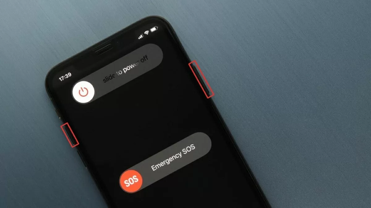 Khởi động lại iPhone.