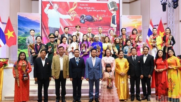 Sôi nổi đêm chung kết 'Tiếng hát kiều bào – Nghĩa tình quê hương' tại Thái Lan