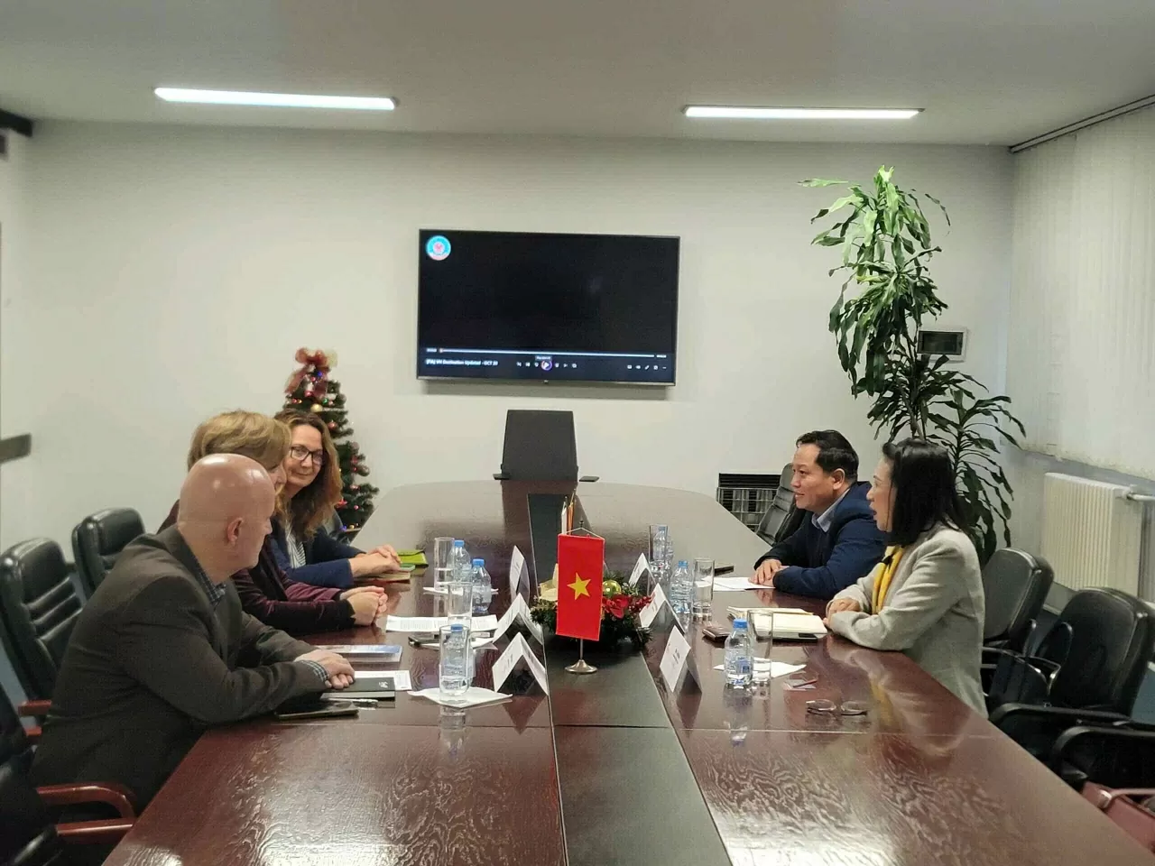 Đại sứ Nguyễn Thị Minh Nguyệt trình Thư ủy nhiệm tại Bắc Macedonia, thúc đẩy hợp tác song phương trên nhiều lĩnh vực Đại sứ Nguyễn Thị Minh Nguyệt trình Thư ủy nhiệm tại Bắc Macedonia, thúc đẩy hợp tác song phương trên nhiều lĩnh vực