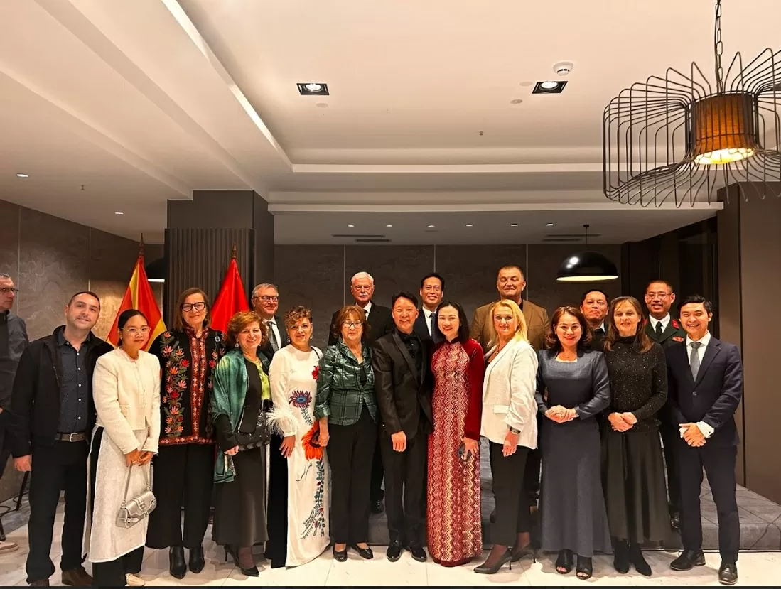 Đại sứ Nguyễn Thị Minh Nguyệt trình Thư ủy nhiệm tại Bắc Macedonia, thúc đẩy hợp tác song phương trên nhiều lĩnh vực Đại sứ Nguyễn Thị Minh Nguyệt trình Thư ủy nhiệm tại Bắc Macedonia, thúc đẩy hợp tác song phương trên nhiều lĩnh vực