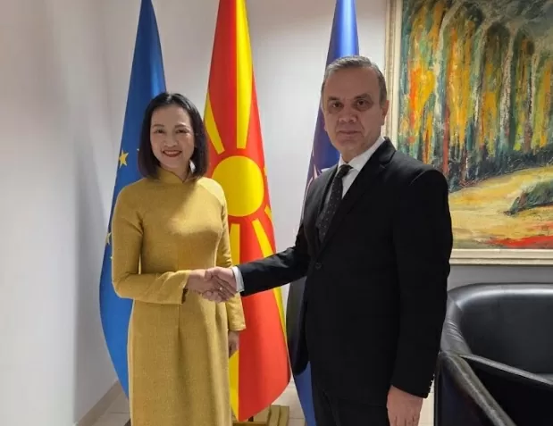 Đại sứ Nguyễn Thị Minh Nguyệt trình Thư ủy nhiệm tại Bắc Macedonia, thúc đẩy hợp tác song phương trên nhiều lĩnh vực Đại sứ Nguyễn Thị Minh Nguyệt trình Thư ủy nhiệm tại Bắc Macedonia, thúc đẩy hợp tác song phương trên nhiều lĩnh vực