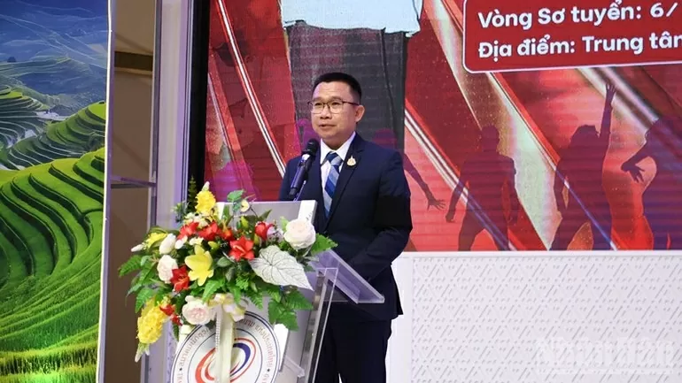 Sôi nổi đêm chung kết 'Tiếng hát kiều bào – Nghĩa tình quê hương' tại Thái Lan Sôi nổi đêm chung kết 'Tiếng hát kiều bào – Nghĩa tình quê hương' tại Thái Lan