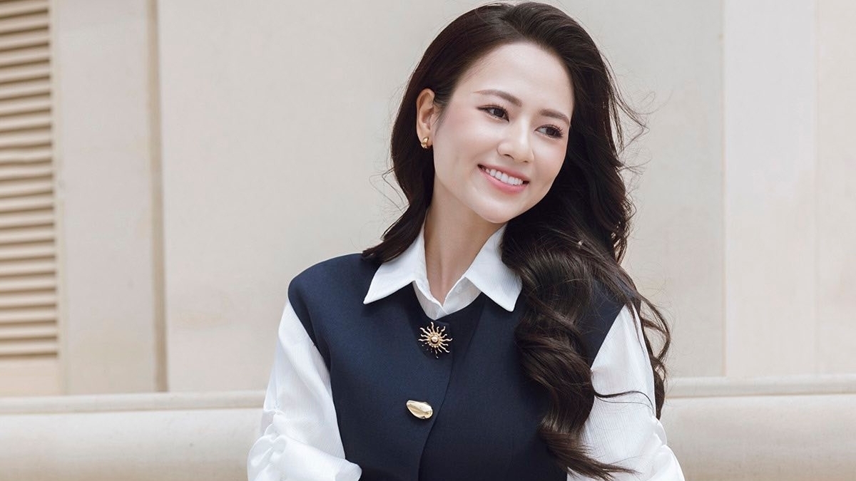 Sao Việt: Diễn viên Việt Hoa đẹp nên thơ, Lọ Lem đăng ảnh trong trẻo