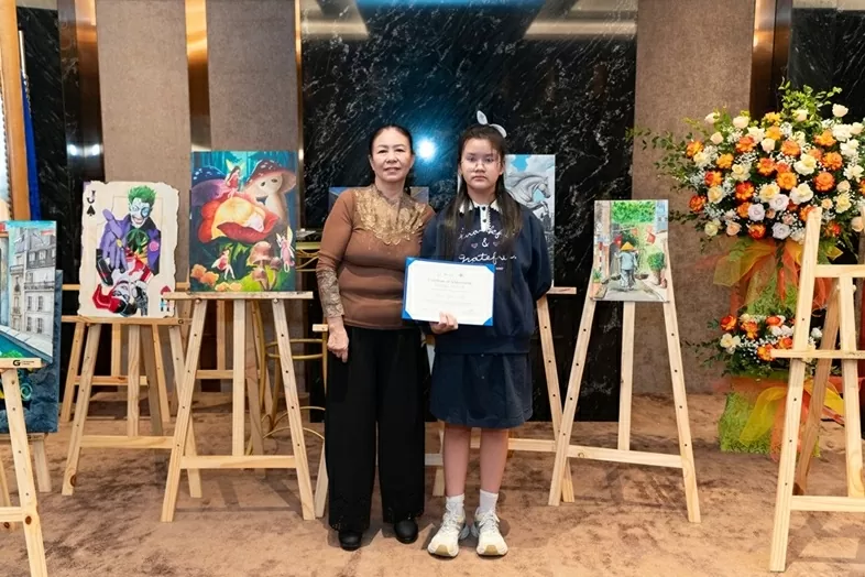 20 bức tranh của học sinh Việt Nam sẽ được trưng bày tại Bảo tàng Louvre (Pháp) Hơn 30 bức tranh của học sinh Việt Nam sẽ được trưng bày tại Bảo tàng Louvre (Pháp)