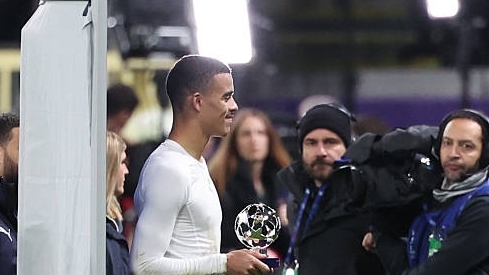 Tiếp đà thăng hoa, Greenwood lập cú đúp ở UEFA Champions League